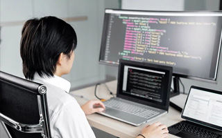 阿克苏 api php源码,下载的php源码怎么运行呢？